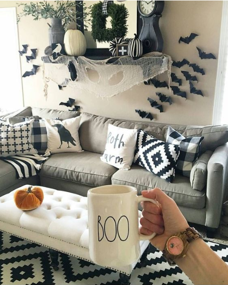 An image of a living room in Halloween theme from Brit Morin.